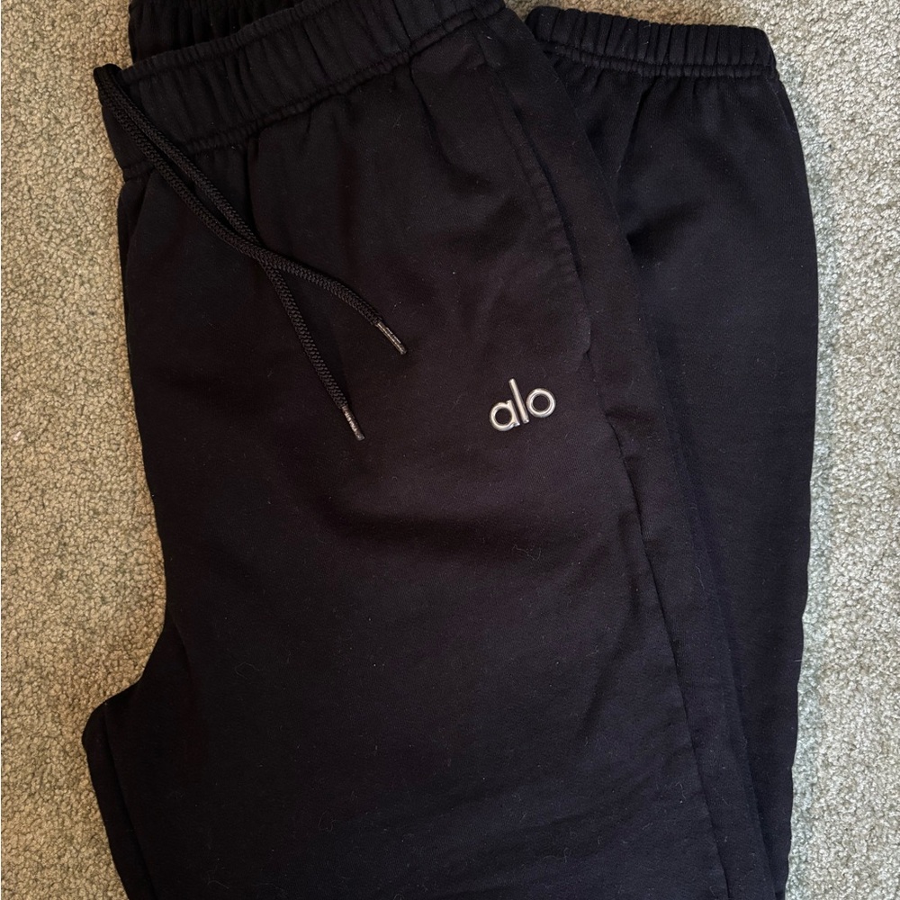 ALO Accolade black jogger sweatpants